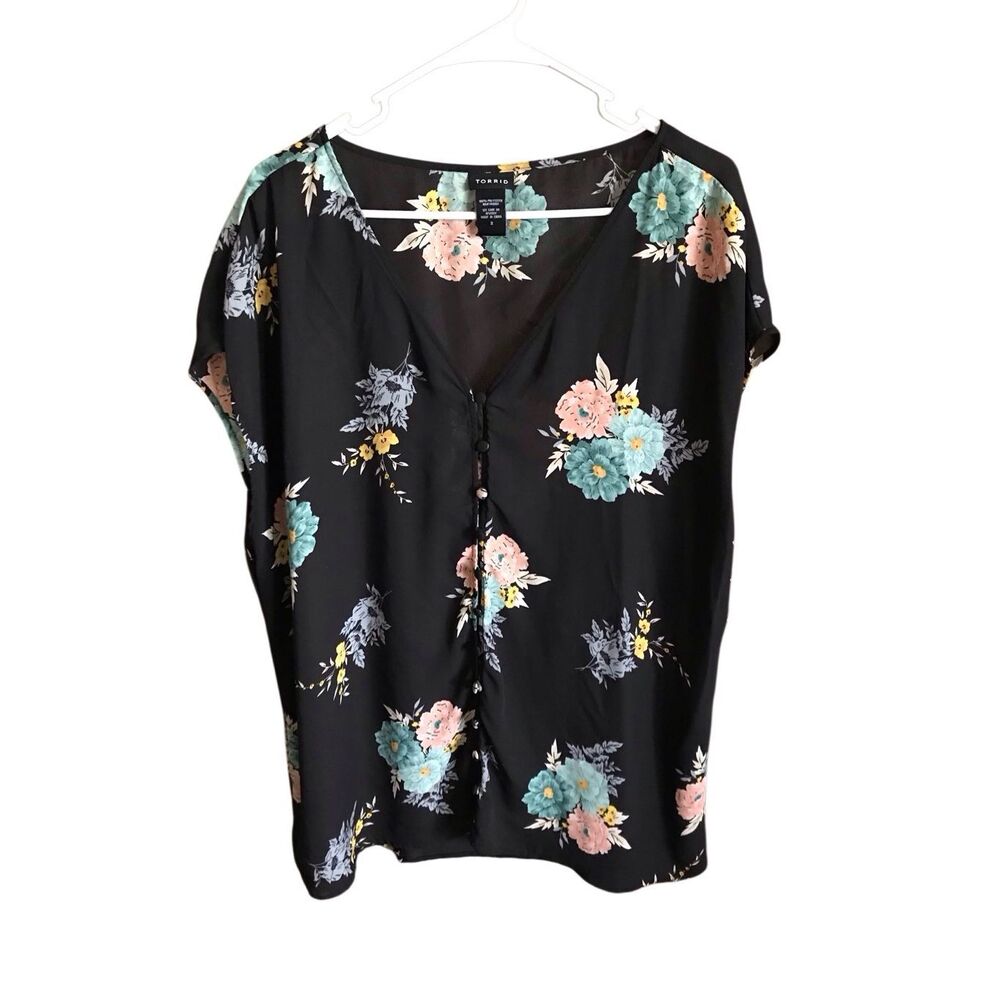 Torrid dolman sleeve floral black top blouse button front Size 2 = 2X